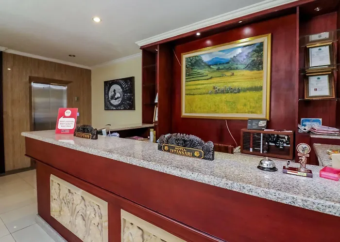 Hotel Intansari 2*