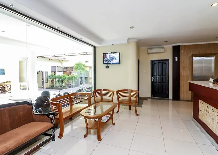 Hotel Intansari 2*