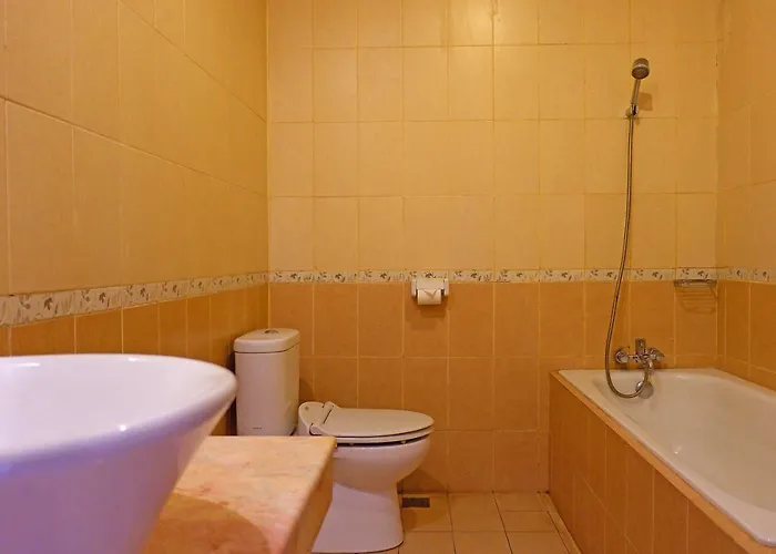 Intansari Hotel 2*